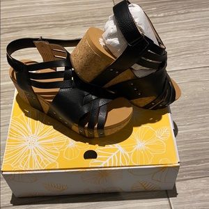 Brand new Yellowbox sandals